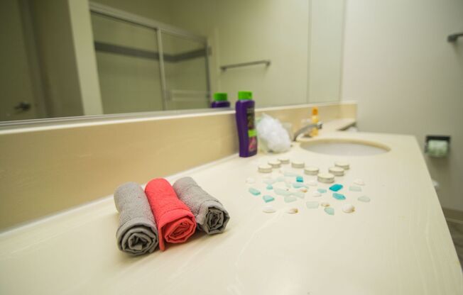 A 2 Bedroom, 2 Bathroom with a dining room and fully functional kitchen at 10600 Wilshire Unit 211