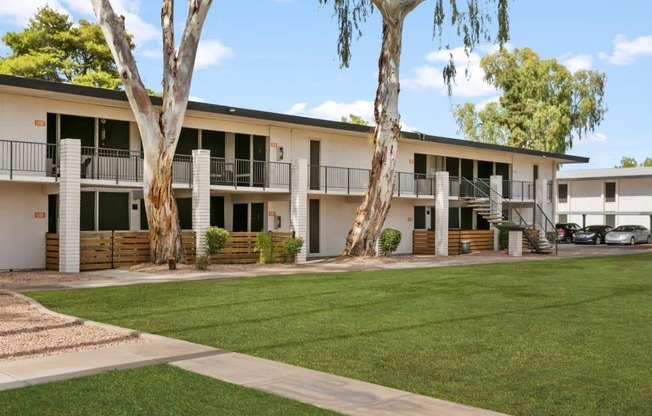 Pet-Friendly Apartments in Tempe – Sentry Tempe – exterior of the community building