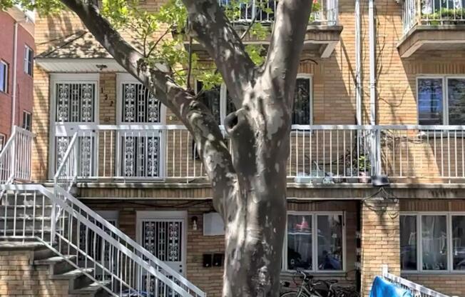 148 BAY 25 ST