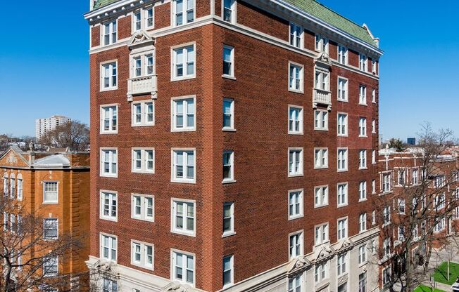 Studio, 1 bath, 250 sqft, $1,275, Unit 7450-32