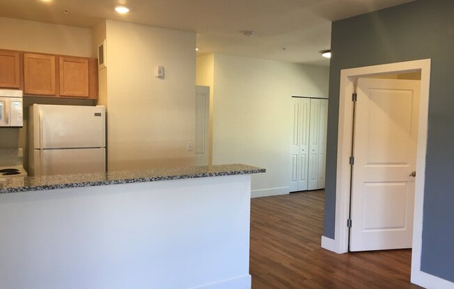 3 beds, 2 baths, 1,125 sqft, $1,995, Unit 2109