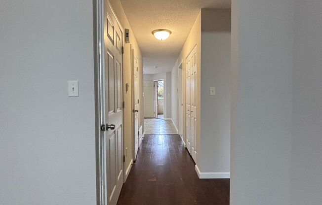 2 beds, 1.5 baths, 1,049 sqft, $1,295, Unit 220-1C ORM