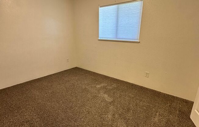 2 beds, 1 bath, 750 sqft, $1,195, Unit 215-A