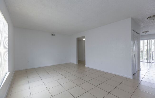 2 beds, 2 baths, 1,295 sqft, $1,395, Unit H-912