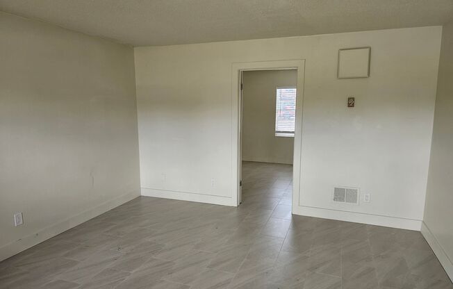 Large Updated 1 Bed Condo