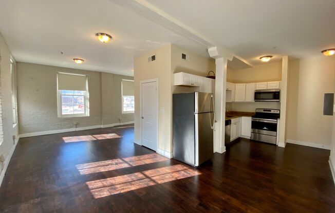 For Rent: Stylish Urban Living at 1618 Bank Street – Your City Lifestyle Awaits!