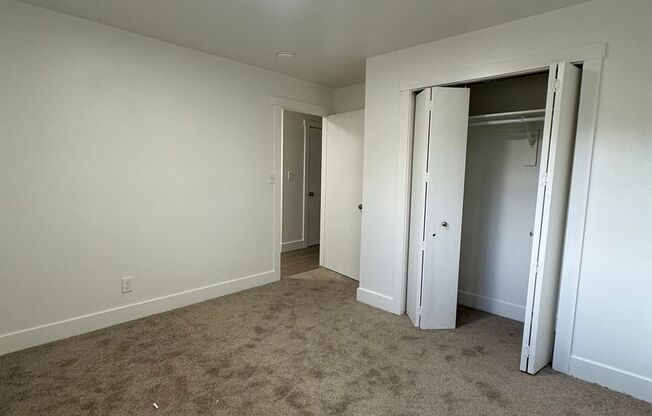 2 beds, 1 bath, $1,300