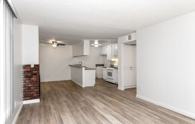 1 bed, 1 bath, 644 sqft, $1,850, Unit 12