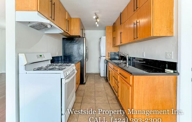 1827 S Barrington Ave Apt 105