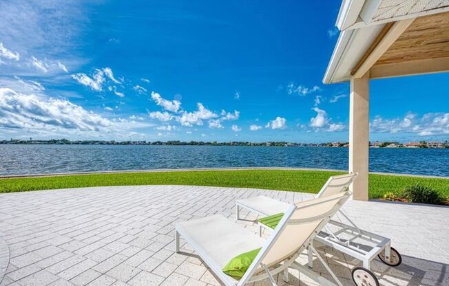 Amazing waterfront home, Sunsets included!