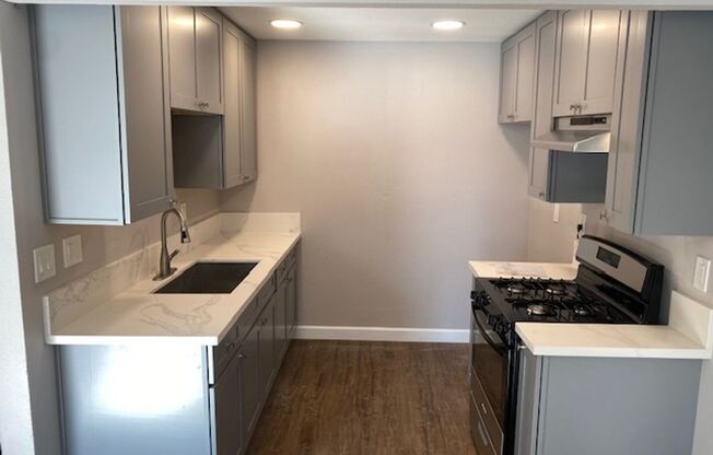 2 beds, 1 bath, 715 sqft, $2,500