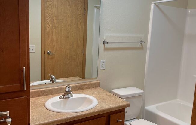 2 beds, 2 baths, 966 sqft, $1,255, Unit 5160-107