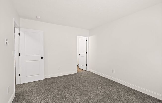 3 beds, 2 baths, 995 sqft, $1,300, Unit 2145-06