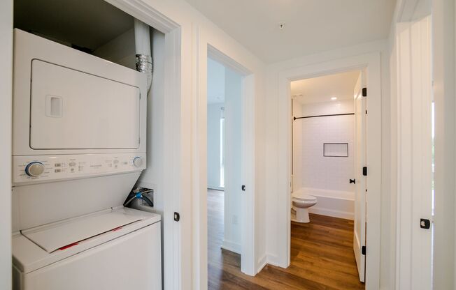 2 beds, 2 baths, 895 sqft, $1,875, Unit 201