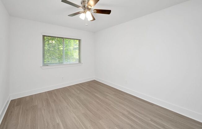 2 beds, 1 bath, 706 sqft, $1,202, Unit 25