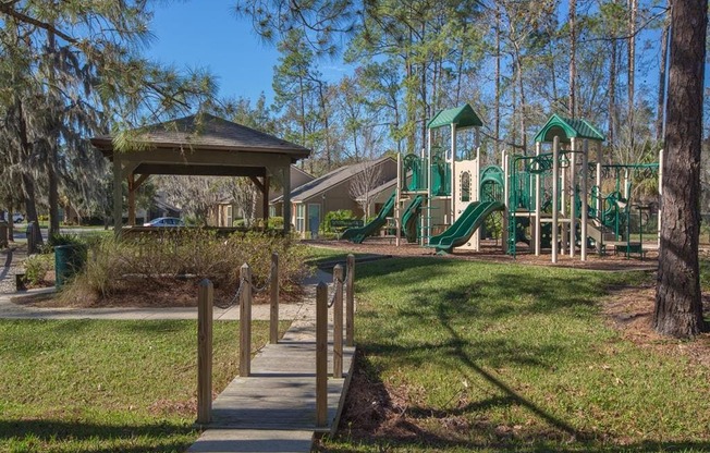Nice walking trails around the playground area at Creekfront at Deerwood, Jacksonville, Florida