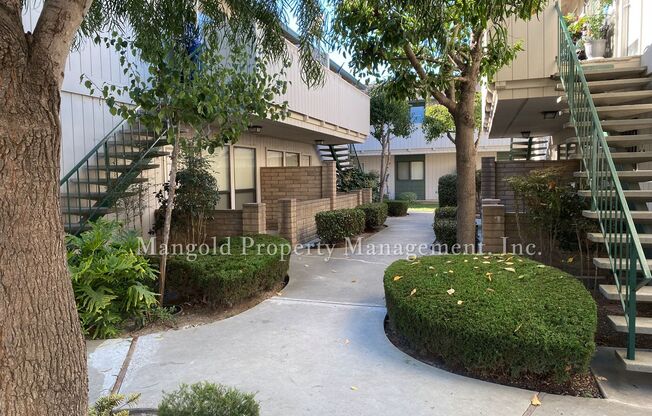 2 beds, 1 bath, 717 sqft, $2,300, Unit 42-D