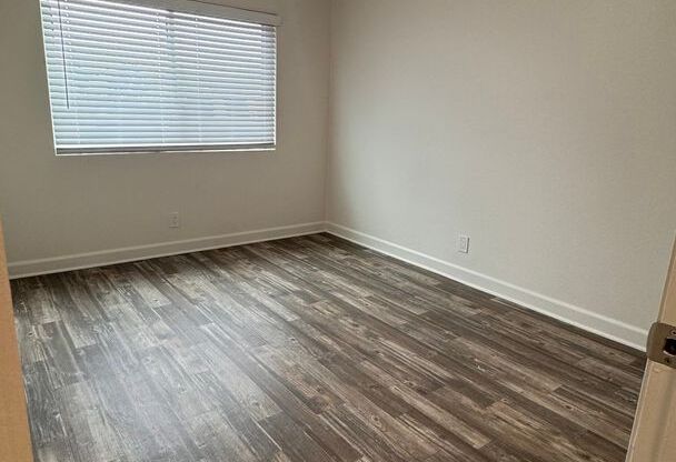 2 beds, 1 bath, 704 sqft, $1,995, Unit 202