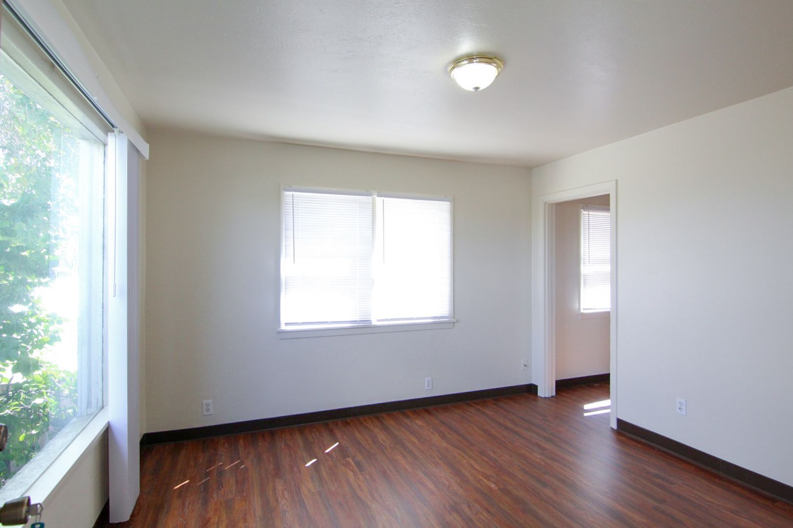Conveniently Located Duplex Unit with Laundry Room