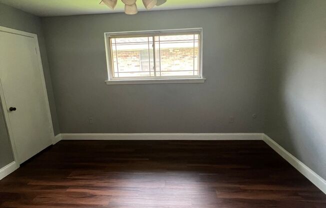 3 beds, 1 bath, $1,650