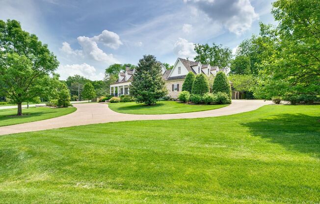 A timeless Cape Cod-style estate!