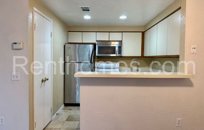 La Jolla/UTC, 3927 Nobel Dr #80 - Beautiful Condo in a Resort Style Complex