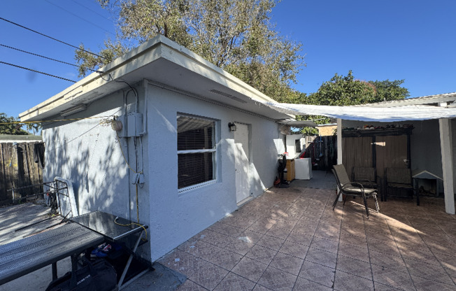 3427 NW 101 ST