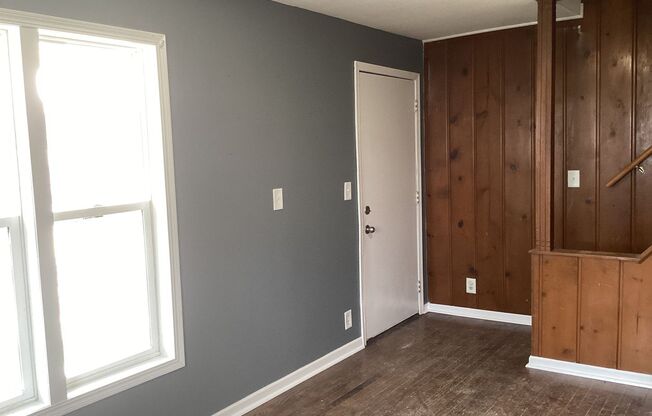 2 bedroom single family home wit attached garage