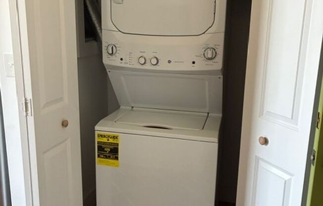 1 bed, 1 bath, 780 sqft, $1,300, Unit F-107