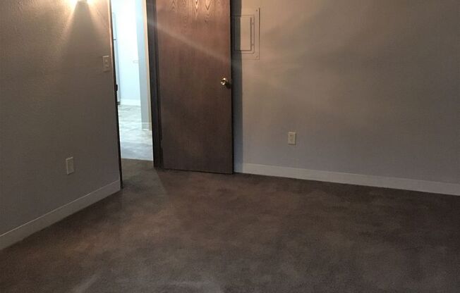 1 bed, 1 bath, 643 sqft, $1,275, Unit 229