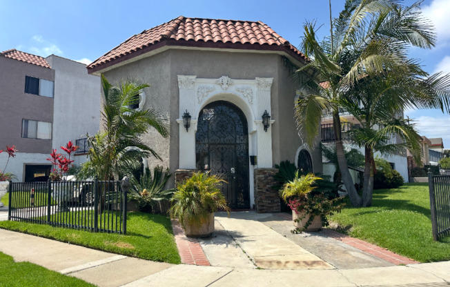 12533 KORNBLUM AVE