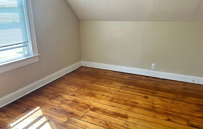 Section 8 Approved! - Great 3 Bedroom - 1 Bathroom Single Family Home in St. Paul