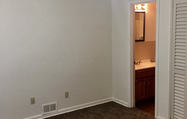 3 beds, 2 baths, $1,300