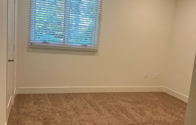 2 beds, 2.5 baths, 1,140 sqft, $4,000, Unit 120