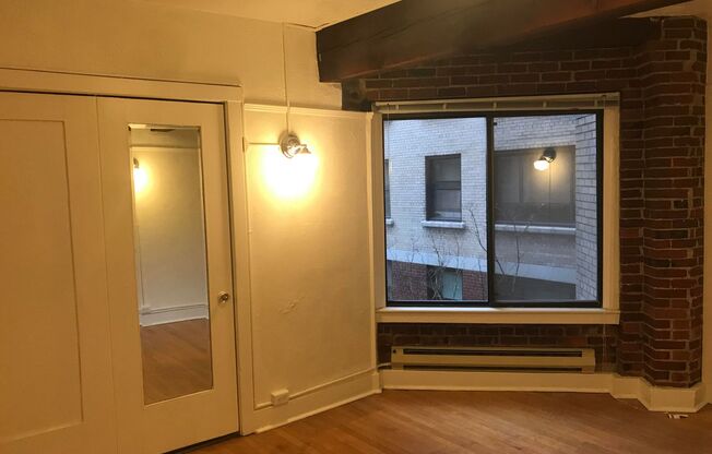 Studio, 1 bath, 378 sqft, $1,475, Unit 607