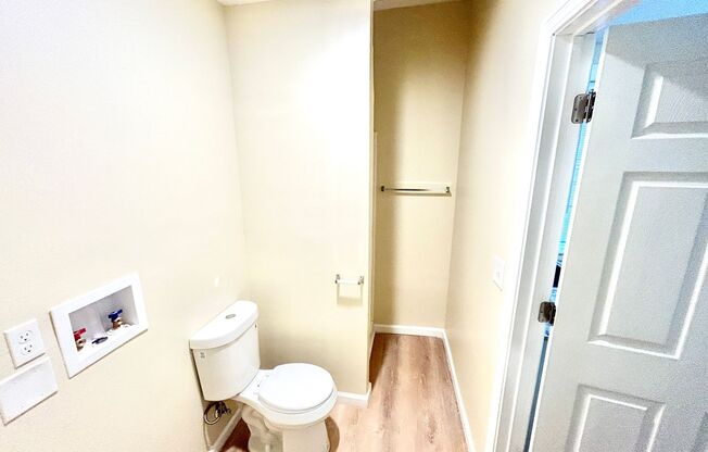 1 bed, 1 bath, 272 sqft, $1,100, Unit 2H
