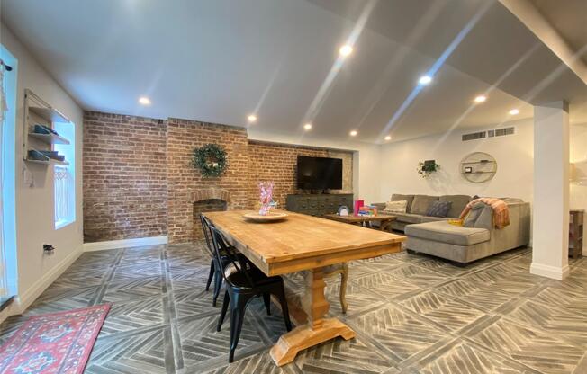 3 beds, 3 baths, 1,200 sqft, $5,500