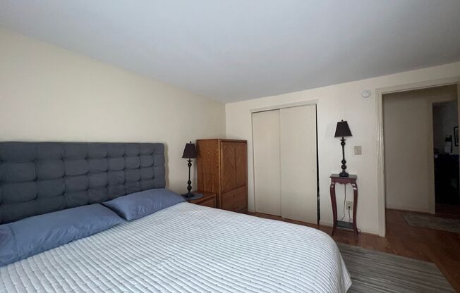 2 beds, 1 bath, 920 sqft, $1,150, Unit 2550-A2