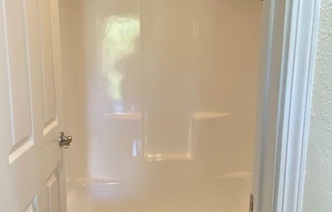 1 bed, 1 bath, 700 sqft, $1,720, Unit 217