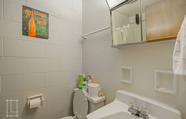 1 bed, 1 bath, $1,075, Unit 1120 Apollo Pl.