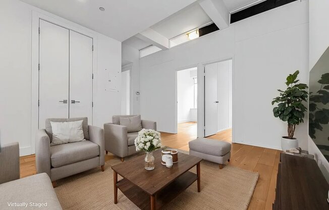 4 beds, 2 baths, $9,600, Unit 704