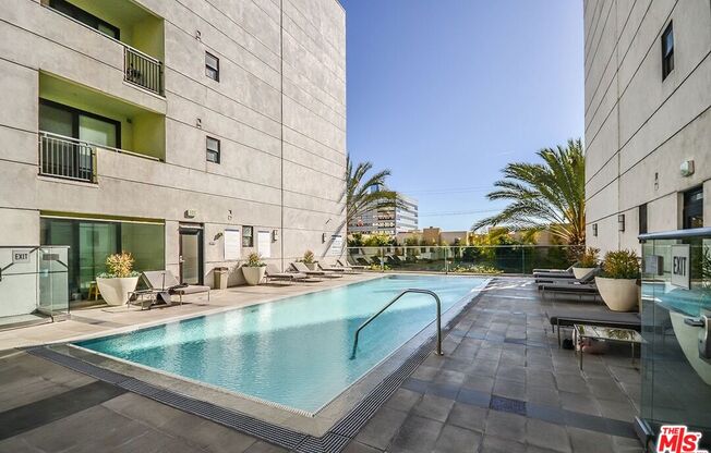 1 bed, 1 bath, 830 sqft, $2,700, Unit 318