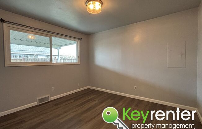 2 beds, 1 bath, $2,000