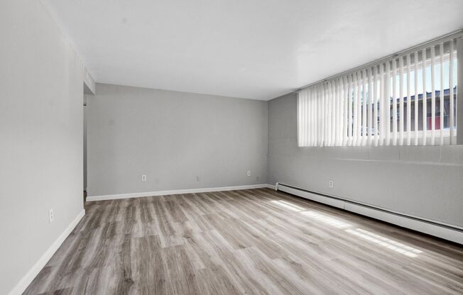 2 beds, 1 bath, 787 sqft, $1,345, Unit Unit 05