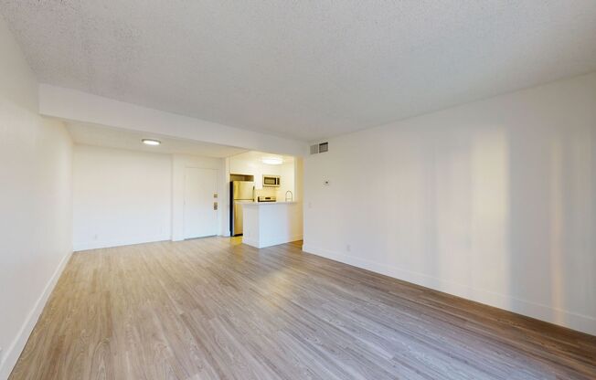 2 beds, 1 bath, 720 sqft, $2,325, Unit 213C