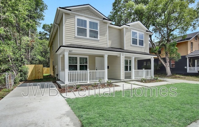 227 17 ST W