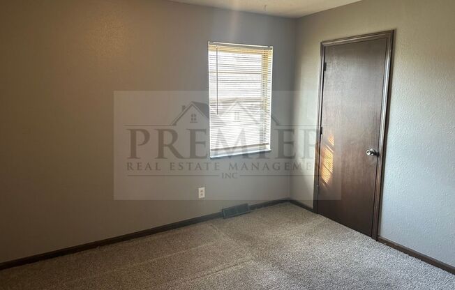 2 beds, 1 bath, $1,195, Unit 1422