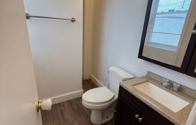 2 beds, 1 bath, $1,500, Unit 9