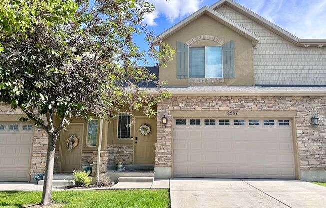 GATED COMMUNITY + POOL + FENCED YARD! 3-Bedroom Riverton Townhome