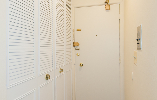 Studio, 1 bath, 400 sqft, $1,280, Unit 224